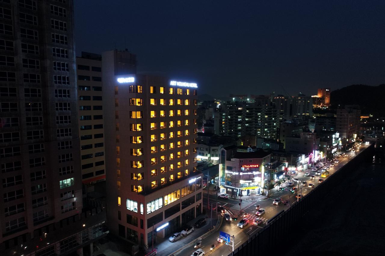 巨济新艺术套房酒店 巨济市 外观 照片